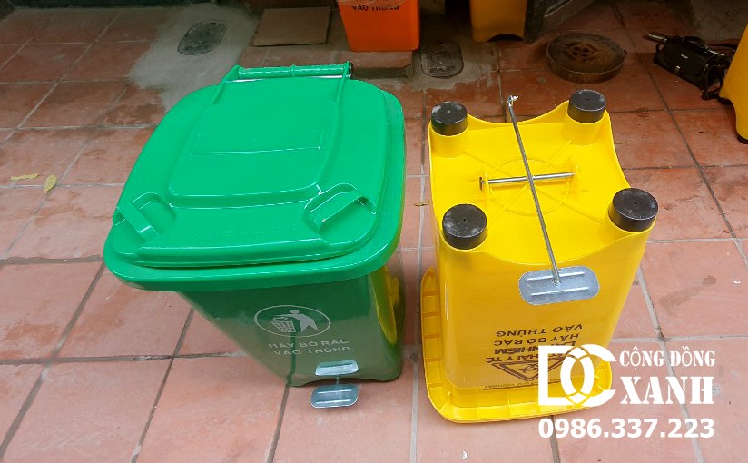 thùng rác đạp chân 60 lít chân nhựa