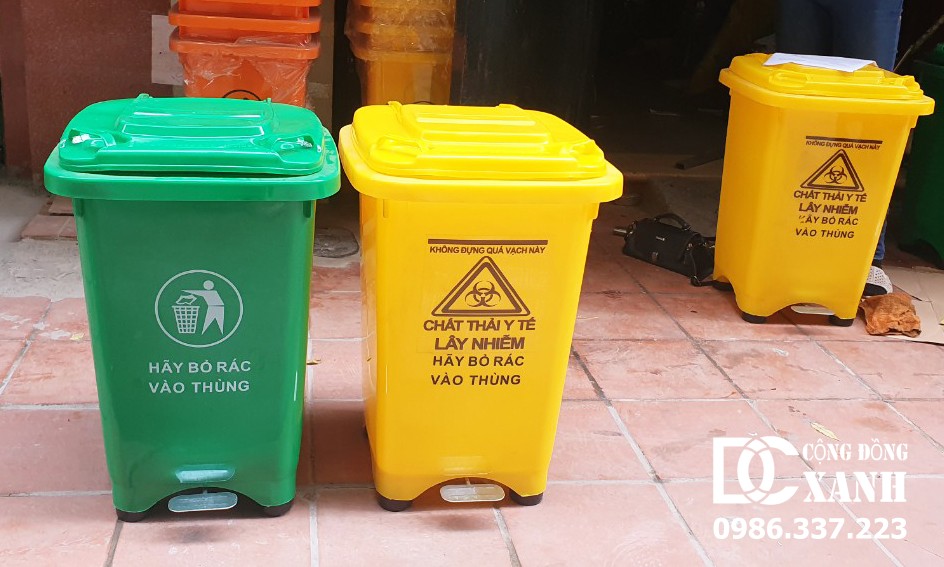 thùng rác đạp chân 60 lít chân nhựa