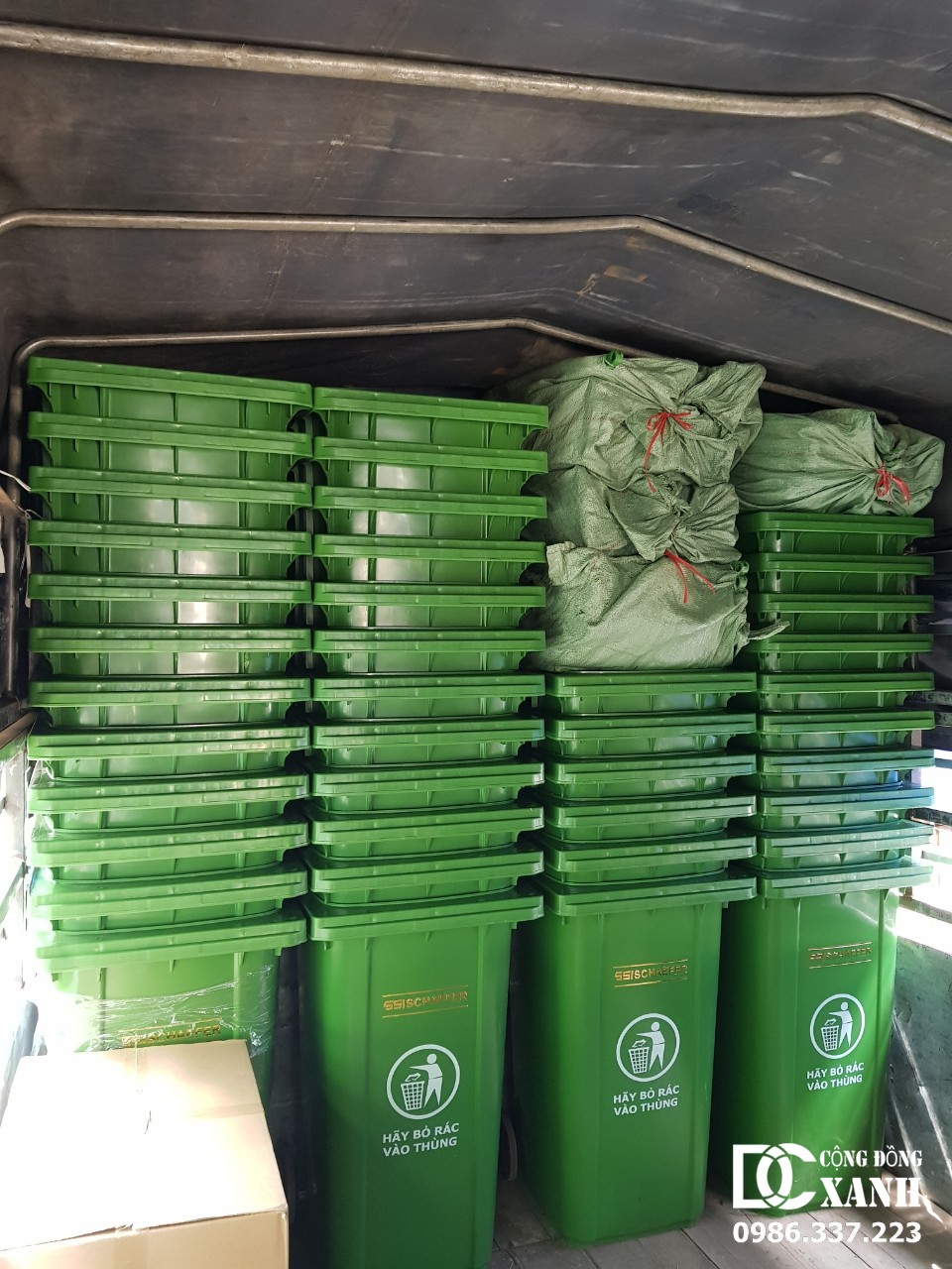 Giao hàng Thùng rác SCHAEFER nhựa HDPE 240L